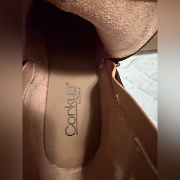 Corky's "Rocky Top" Block Heel Ankle
Bootie with Side Zip espresso size 10 - Picture 2 of 9